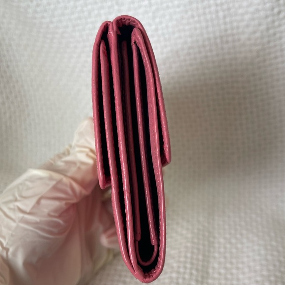 LOUIS VUITTON EPI ELISE COMPACT - Picture 5 of 11